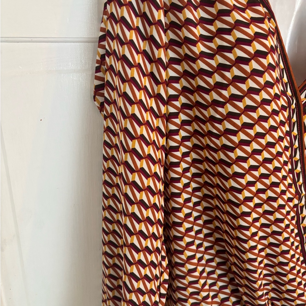 Max Studio Geometric Patterned V-Neck Faux Wrap Blouse Sz S NWOT - Picture 4 of 6